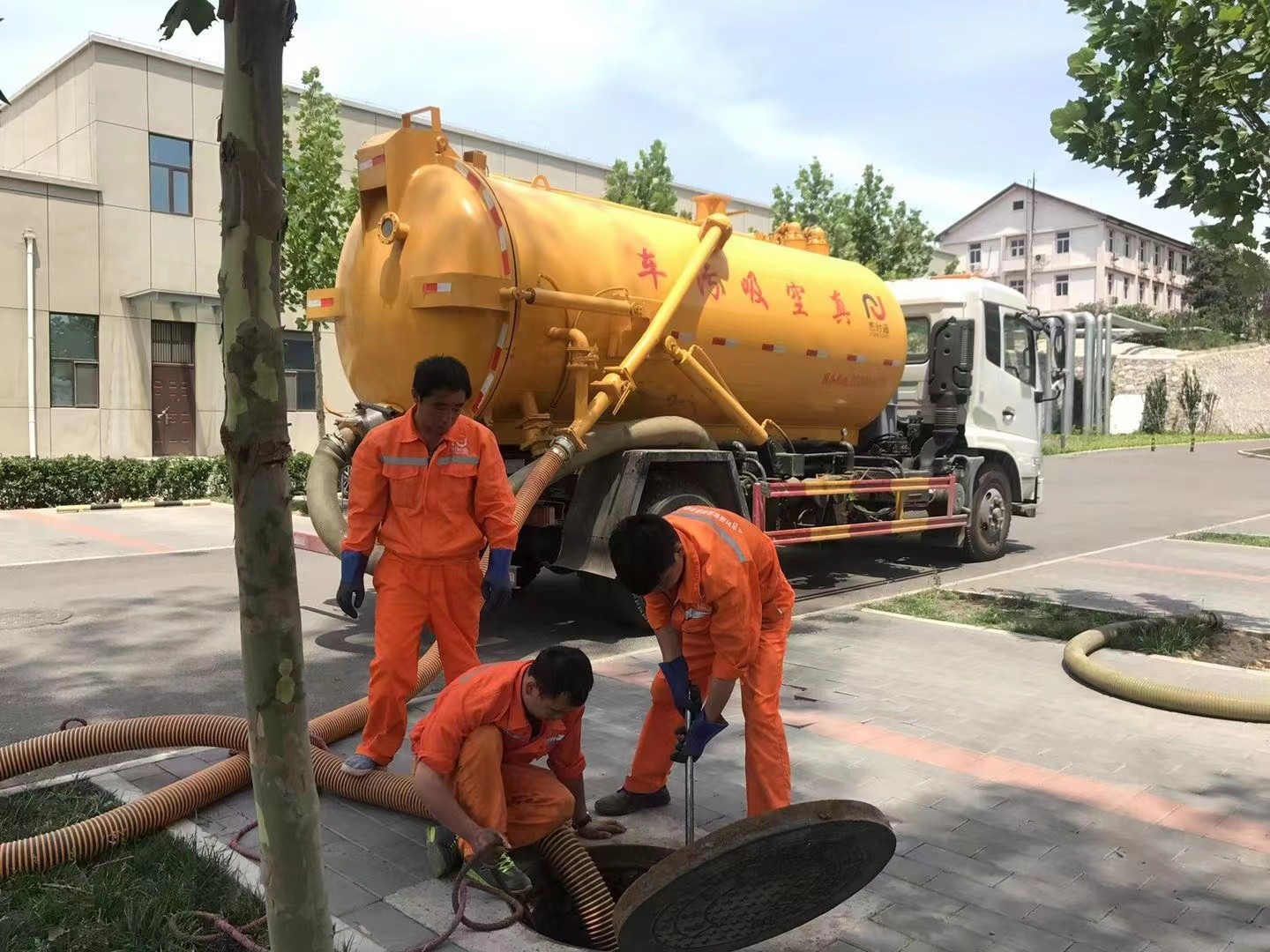 茂县化粪池清理与5-8吨吸粪车施工效率分析